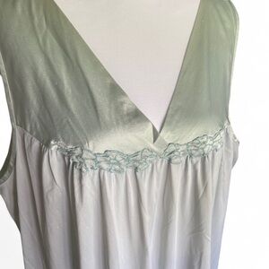 Vintage Vanity‎ Fair Blue Embroidered Floral Sleeveless Slip Nightgown Size XL